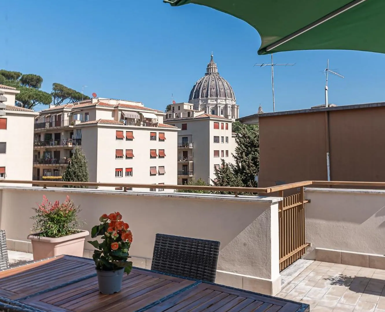 Apartment Consoli Penthouse - Terrace With A View On Saint Peter'S Rome